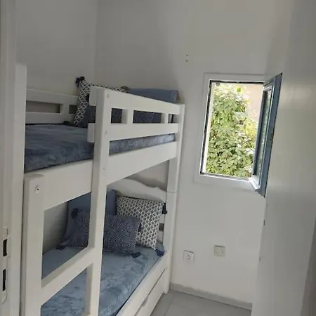 Maisonnette De *